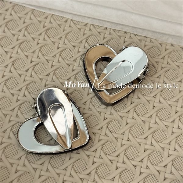  Kẹp trái tim xà cừ 