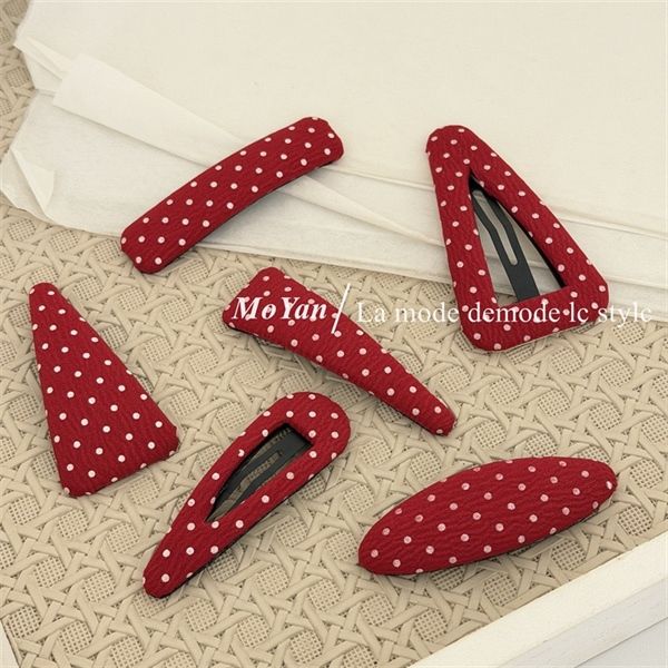  Kẹp mái đỏ chấm bi 