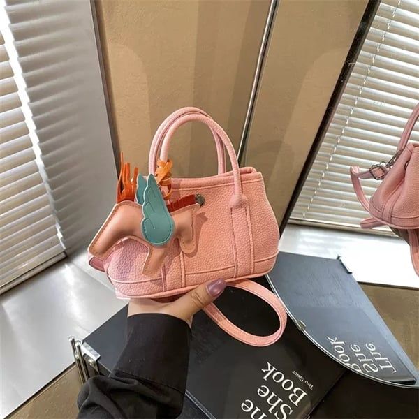  Túi da mini đeo chéo charm ngựa 