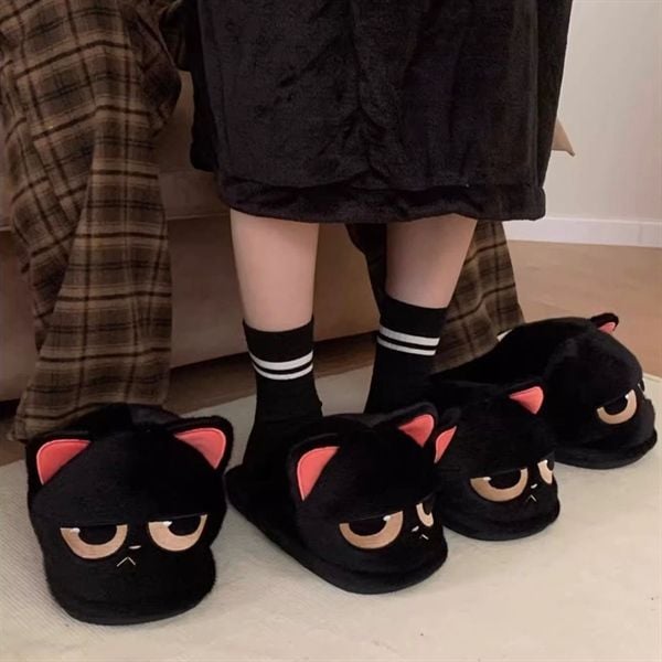  Dép lông mèo mun mặt xị 