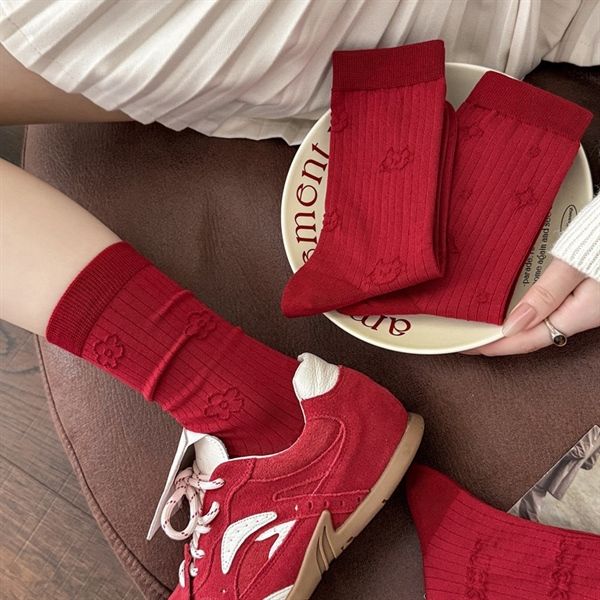  Tất Tom's family tone đỏ hình nổi nhí 