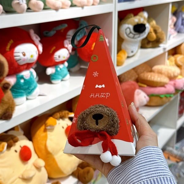  Tất bông Wennie Oni gấu quàng khăn + hộp quà Giáng Sinh 