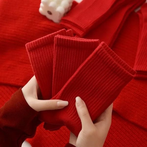  Tất đỏ tron bo cổ Tong Chuang 