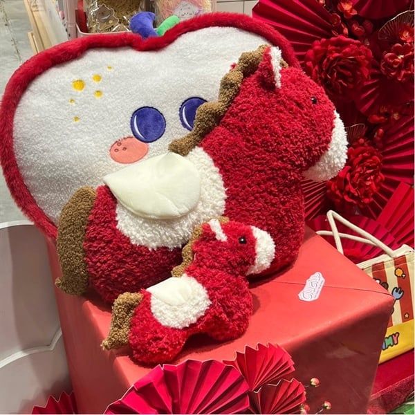  Ngựa bông đỏ lông xù 