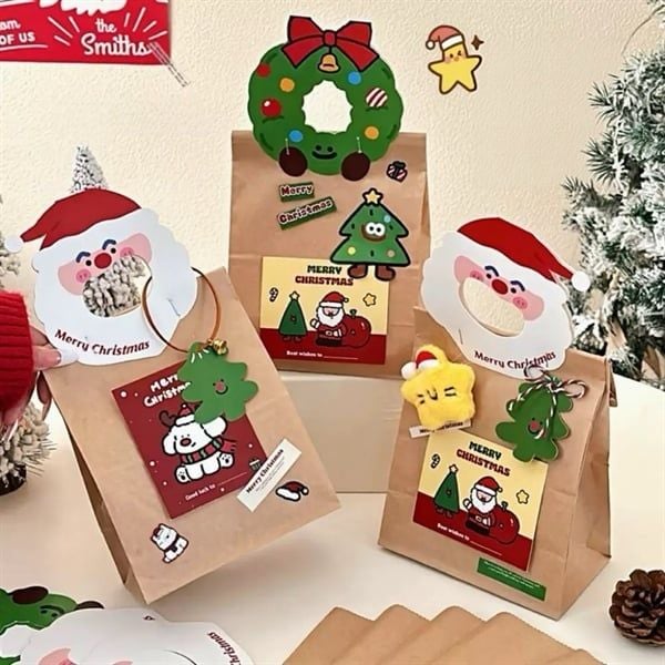  Túi quà giấy Giáng Sinh mix Sticker 