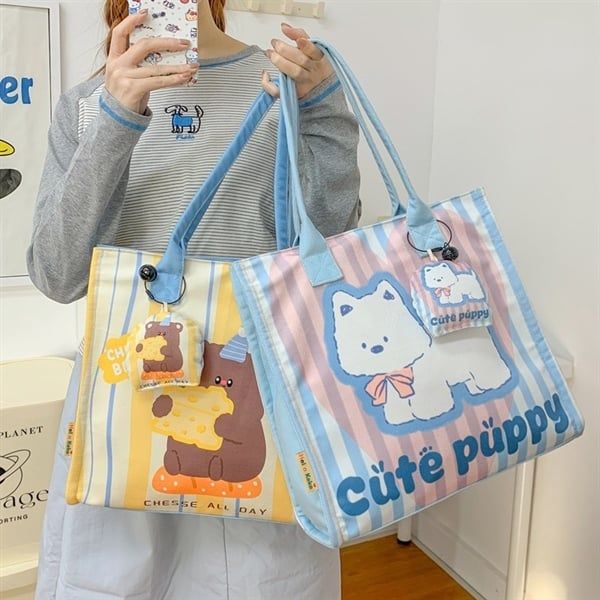  Túi tote cứng vuông kèm móc khoá 