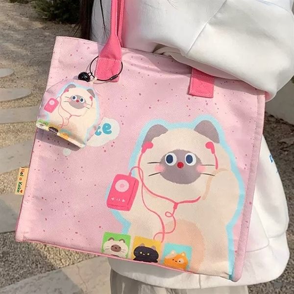  Túi tote cứng vuông kèm móc khoá 