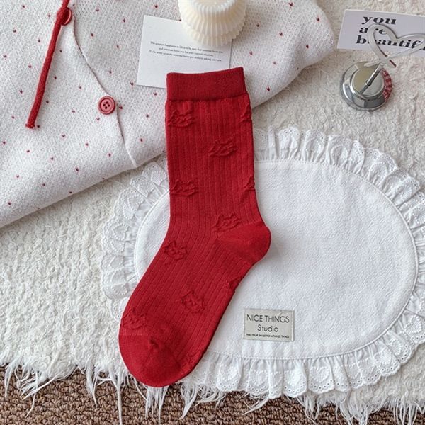  Tất Tom's family tone đỏ hình nổi nhí 