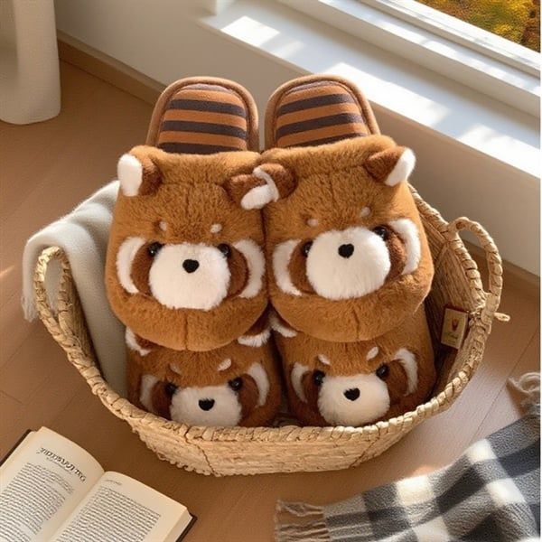  Dép lông gấu trúc đỏ 