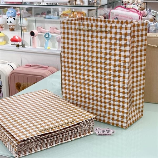  Túi quà kẻ caro to 25x33x12,5cm 