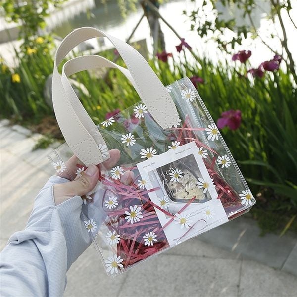  Túi quà trong hoa cúc quai da 