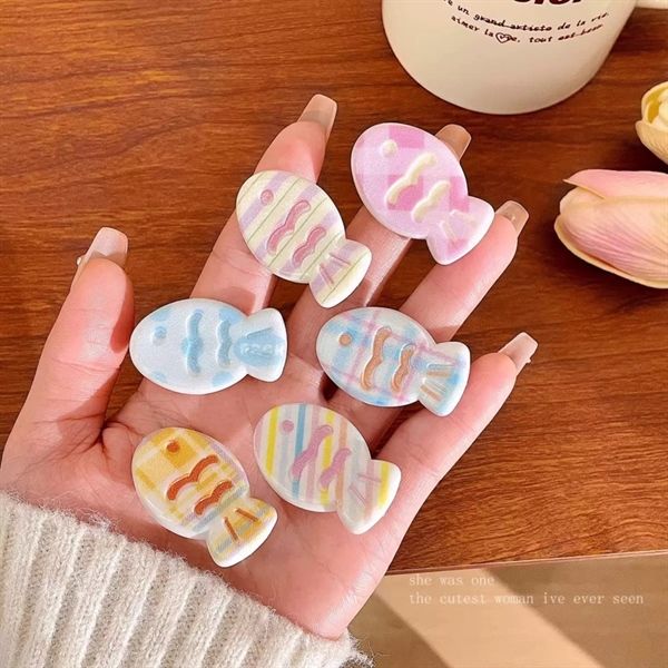  Kẹp tóc cá béo kẻ sọc 