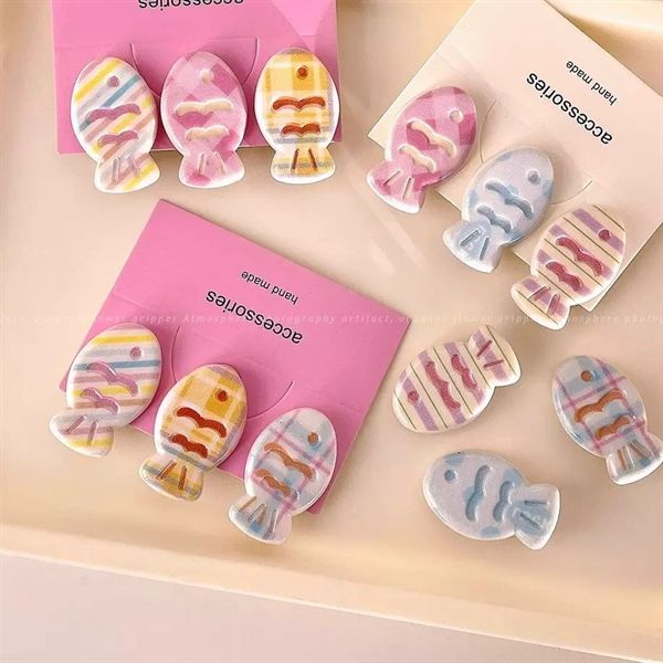  Kẹp tóc cá béo kẻ sọc 