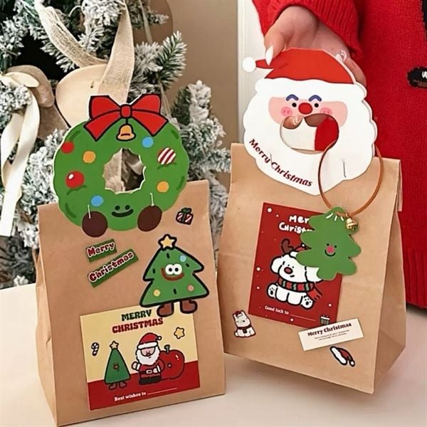  Túi quà giấy Giáng Sinh mix Sticker 