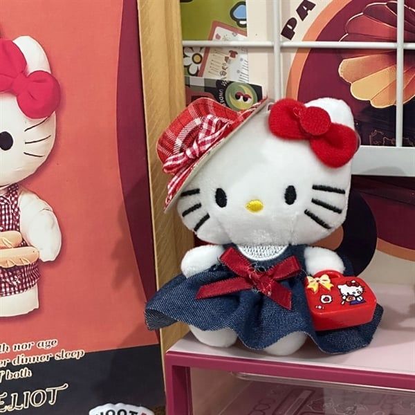  Móc khoá Hello Kitty váy bò mũ caro đỏ túi xách 