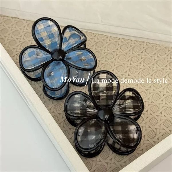  Kẹp càng cua hoa kẻ caro 