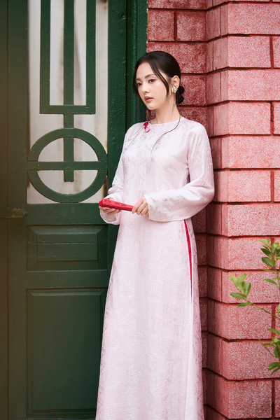 Áo dài Vân Vũ – Hoạ tiết thọ dơi | Màu hồng phớt