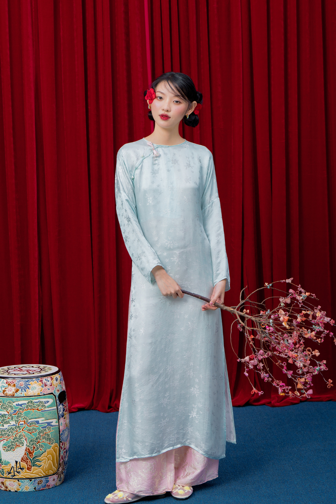 Áo dài Vân Vũ – Hoạ tiết Mai cách thuỷ | Màu xanh ngọc