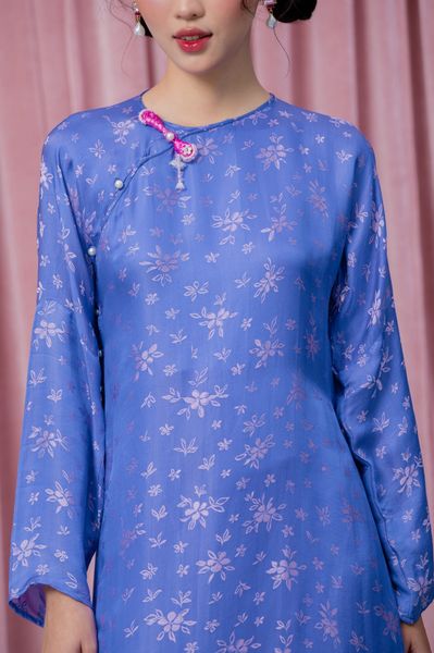 Áo dài Vân Vũ – Hoạ tiết Mai cách thuỷ | Màu xanh dương