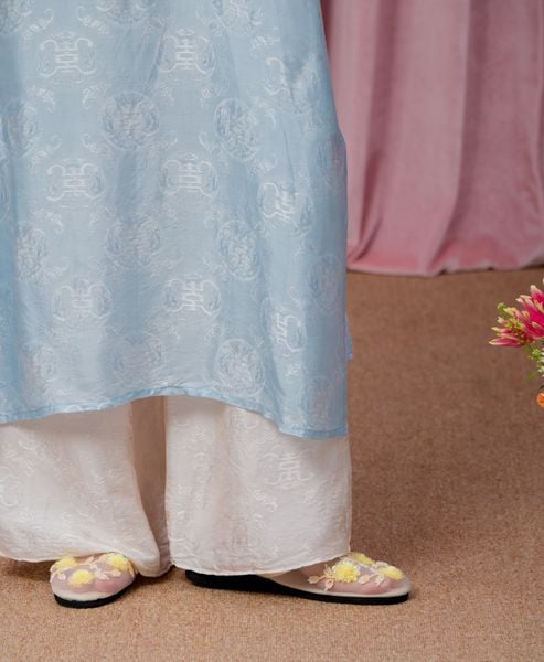 Áo dài Vân Vũ – Hoạ tiết thọ dơi | Màu xanh da trời