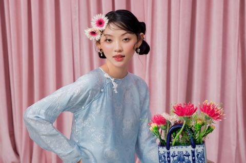 Áo dài Vân Vũ – Hoạ tiết thọ dơi | Màu xanh da trời