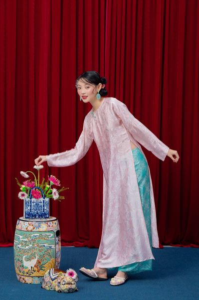 Áo dài Vân Vũ – Hoạ tiết thọ dơi | Màu cam đào