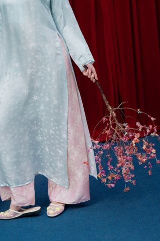 Áo dài Vân Vũ – Hoạ tiết Mai cách thuỷ | Màu xanh ngọc