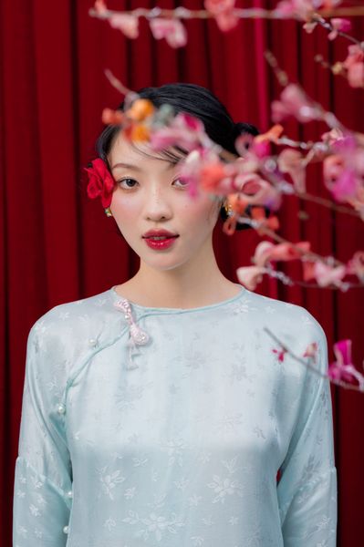 Áo dài Vân Vũ – Hoạ tiết Mai cách thuỷ | Màu xanh ngọc