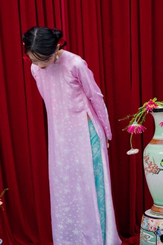 Áo dài Vân Vũ – Hoạ tiết Mai cách thuỷ | Màu hồng