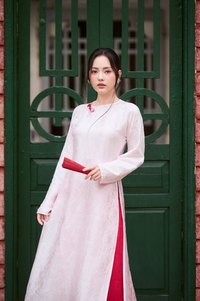 Áo dài Vân Vũ – Hoạ tiết thọ dơi | Màu hồng phớt