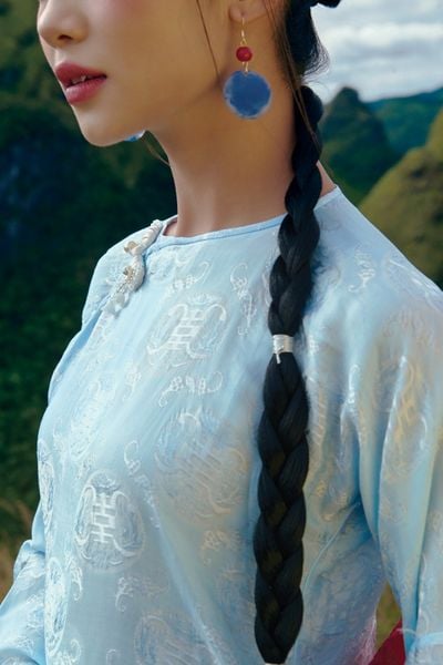 Áo dài Vân Vũ – Hoạ tiết thọ dơi | Màu xanh da trời