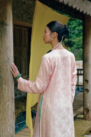 Áo dài Vân Vũ – Hoạ tiết thọ dơi | Màu cam đào