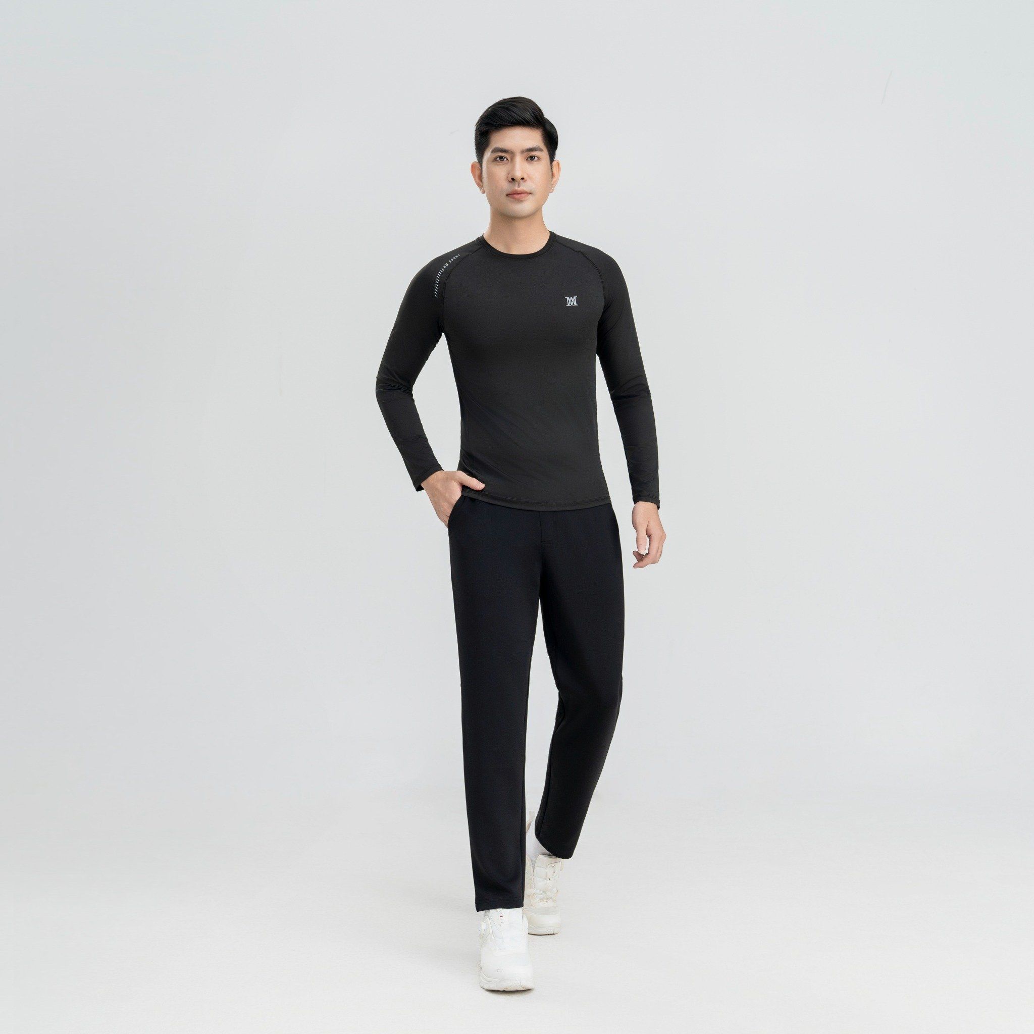  Áo giữ nhiệt AM nam MLT2639-00 đen 