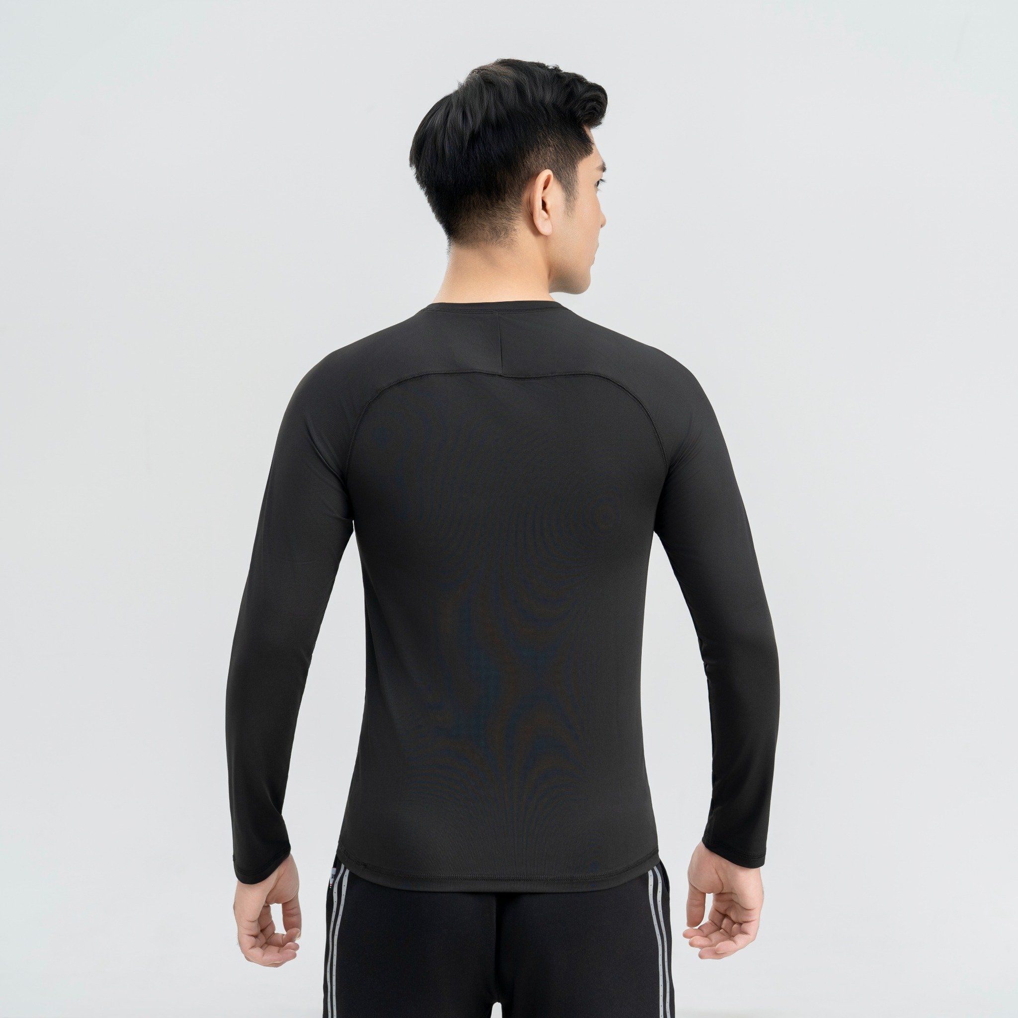  Áo giữ nhiệt AM nam MLT2658-00 đen 