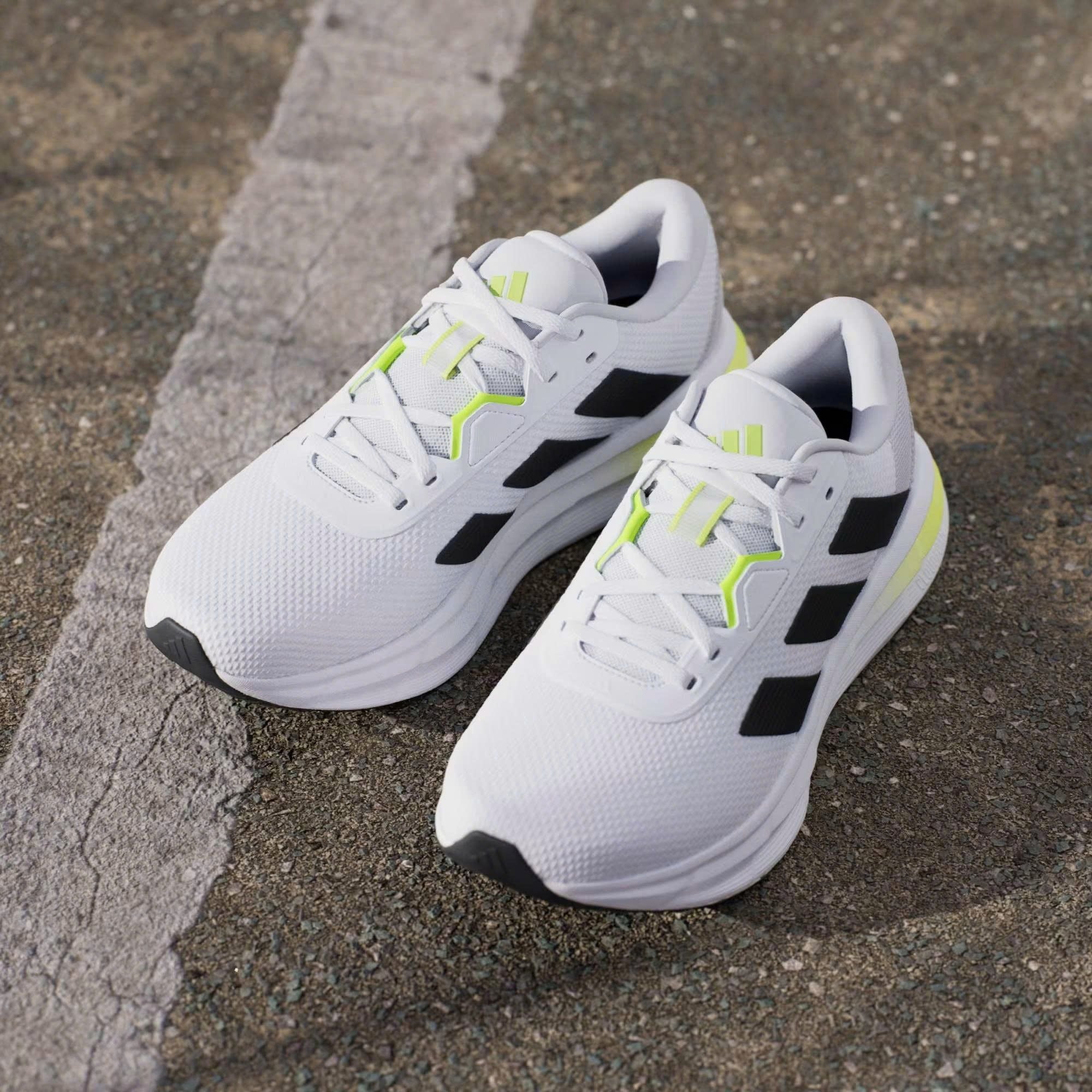  Giày running adidas nam JP6600 