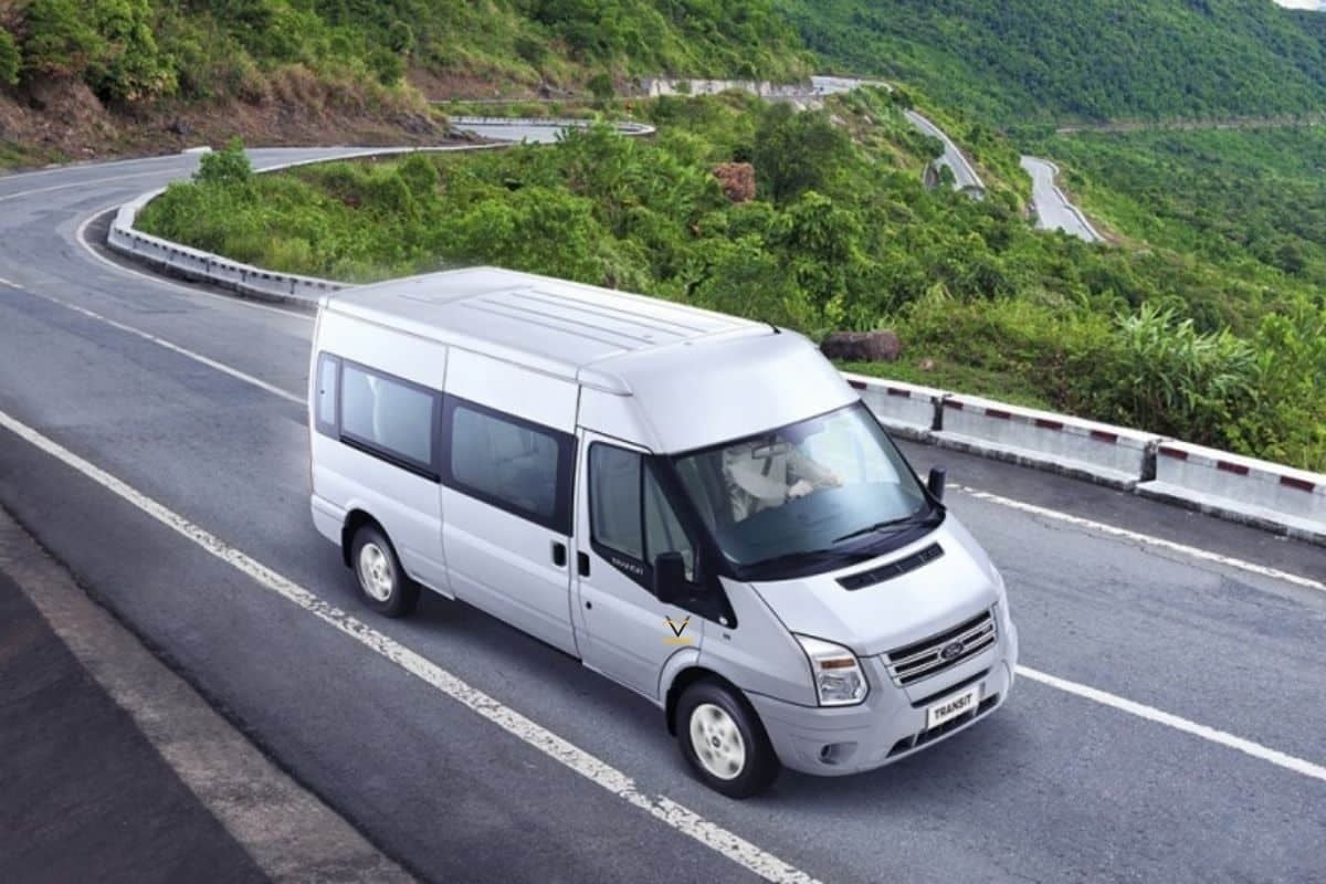 Thuê xe 18 chỗ Solati Đà Nẵng