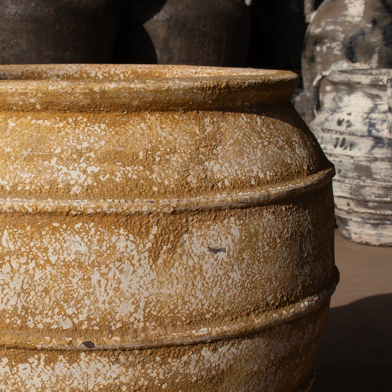  Ceramic Ribbed Barrel Planter – Antique Ochre Finish | AUV129 