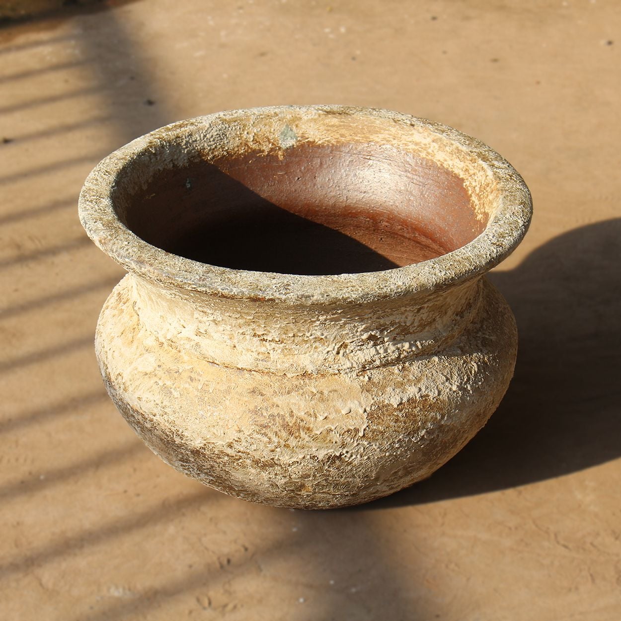  Rustic Wide-Rim Pot with Vintage Texture | AUV130 