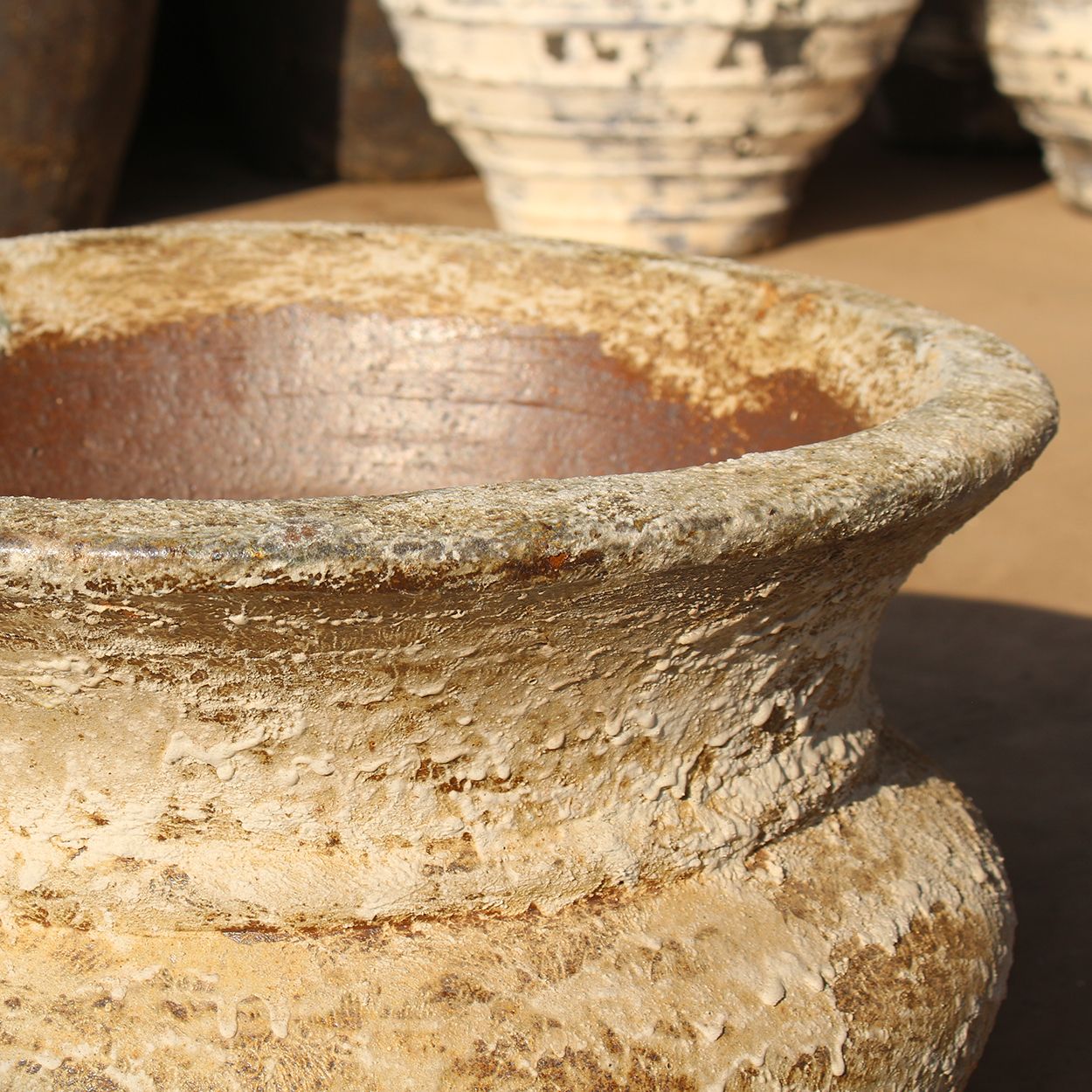  Rustic Wide-Rim Pot with Vintage Texture | AUV130 