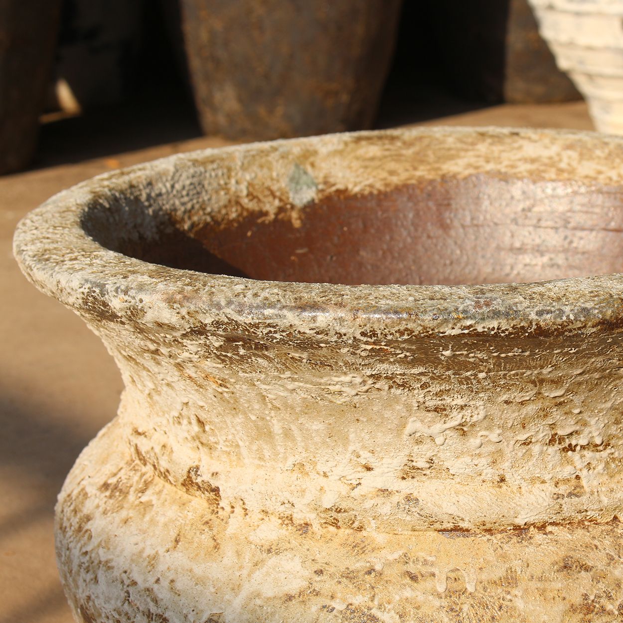  Rustic Wide-Rim Pot with Vintage Texture | AUV130 