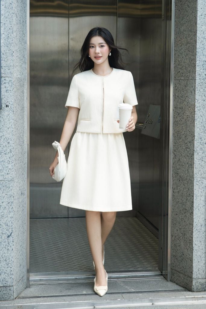 CHÂN VÁY TRẮNG DÁNG A Z06252