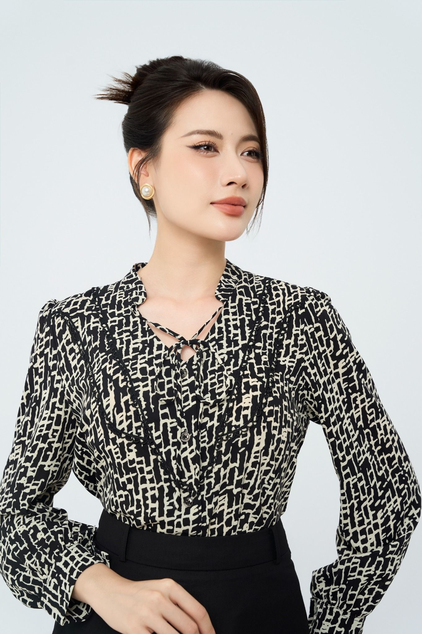 SƠ MI DÀI TAY HỌA TIẾT SM41952