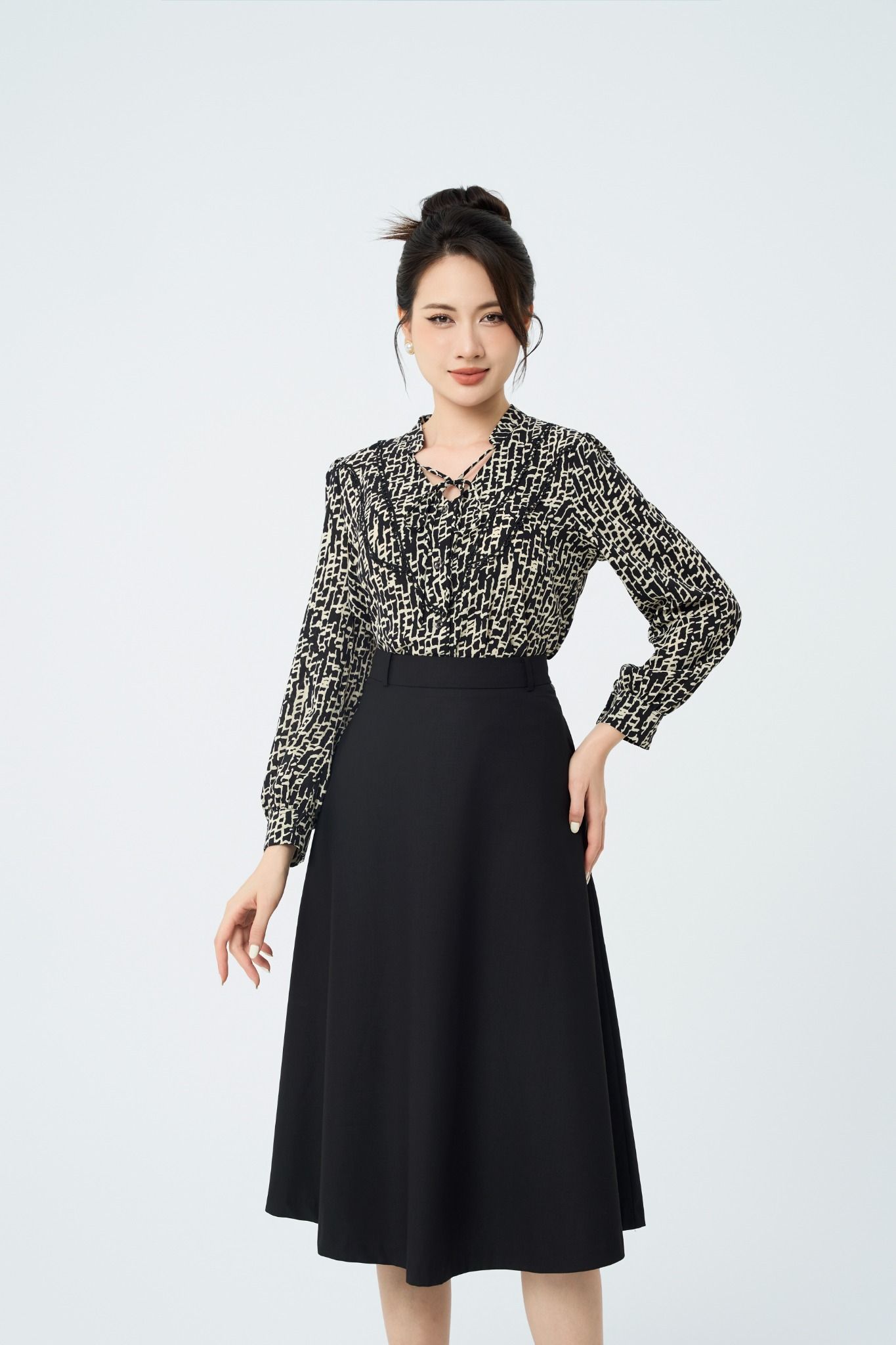 SƠ MI DÀI TAY HỌA TIẾT SM41952