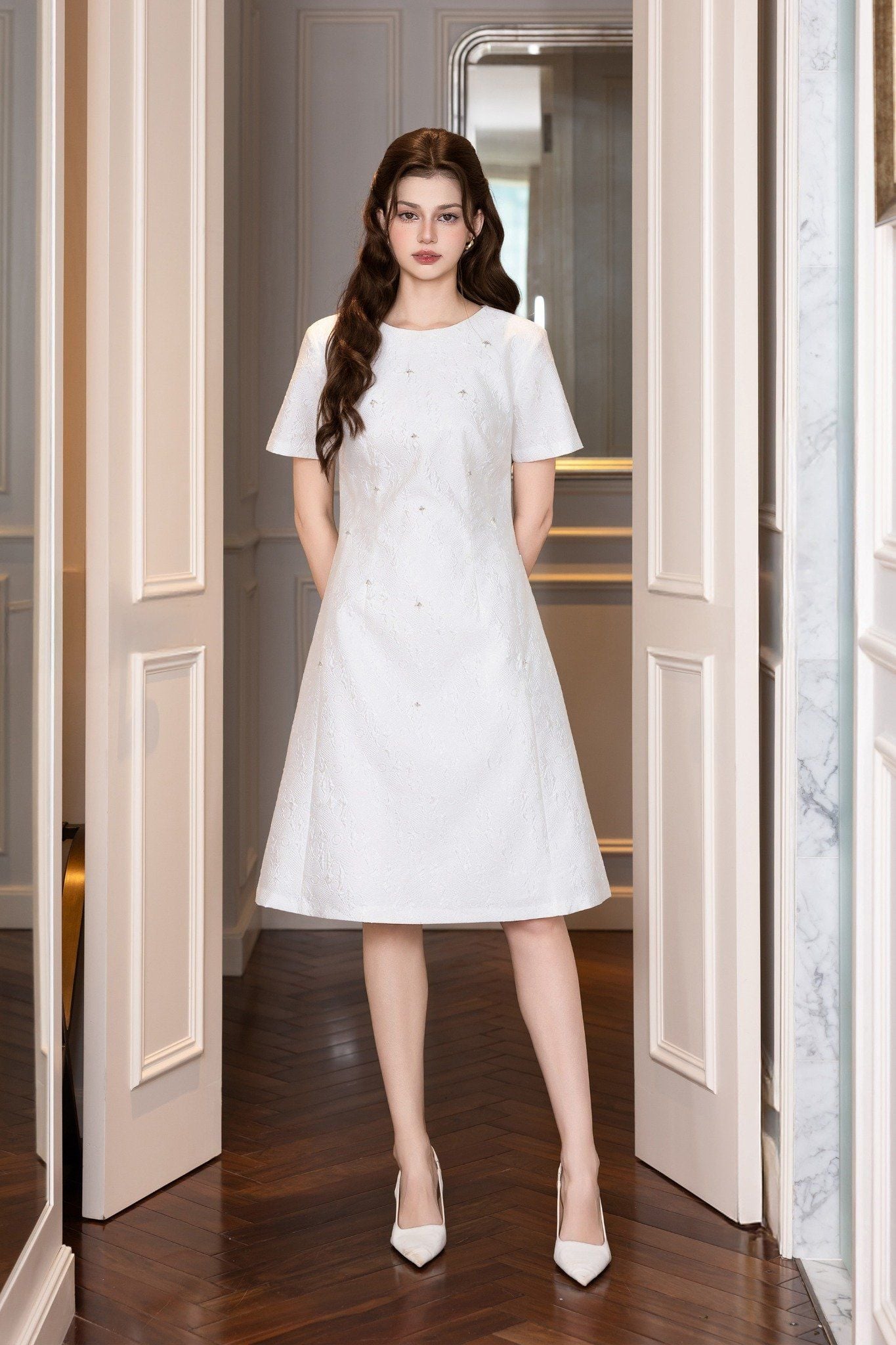 ĐẦM TRẮNG ĐÍNH CƯỜM D64042