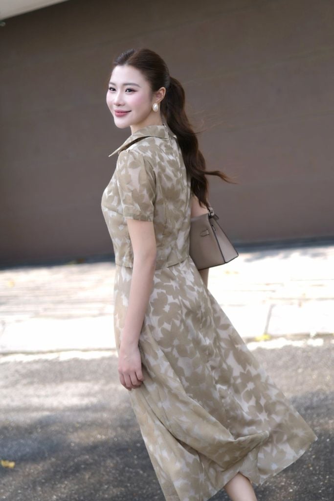  ĐẦM LIỀN CỔ BẺ D10982 