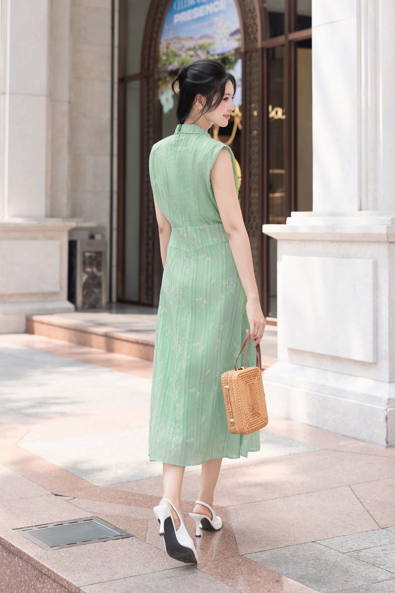 ĐẦM XANH THÊU HOA D64112