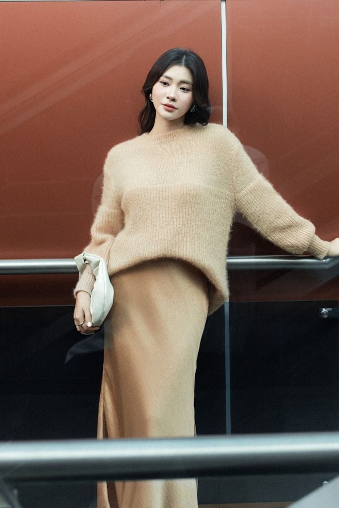  CHÂN VÁY LỤA NÂU Z07642 