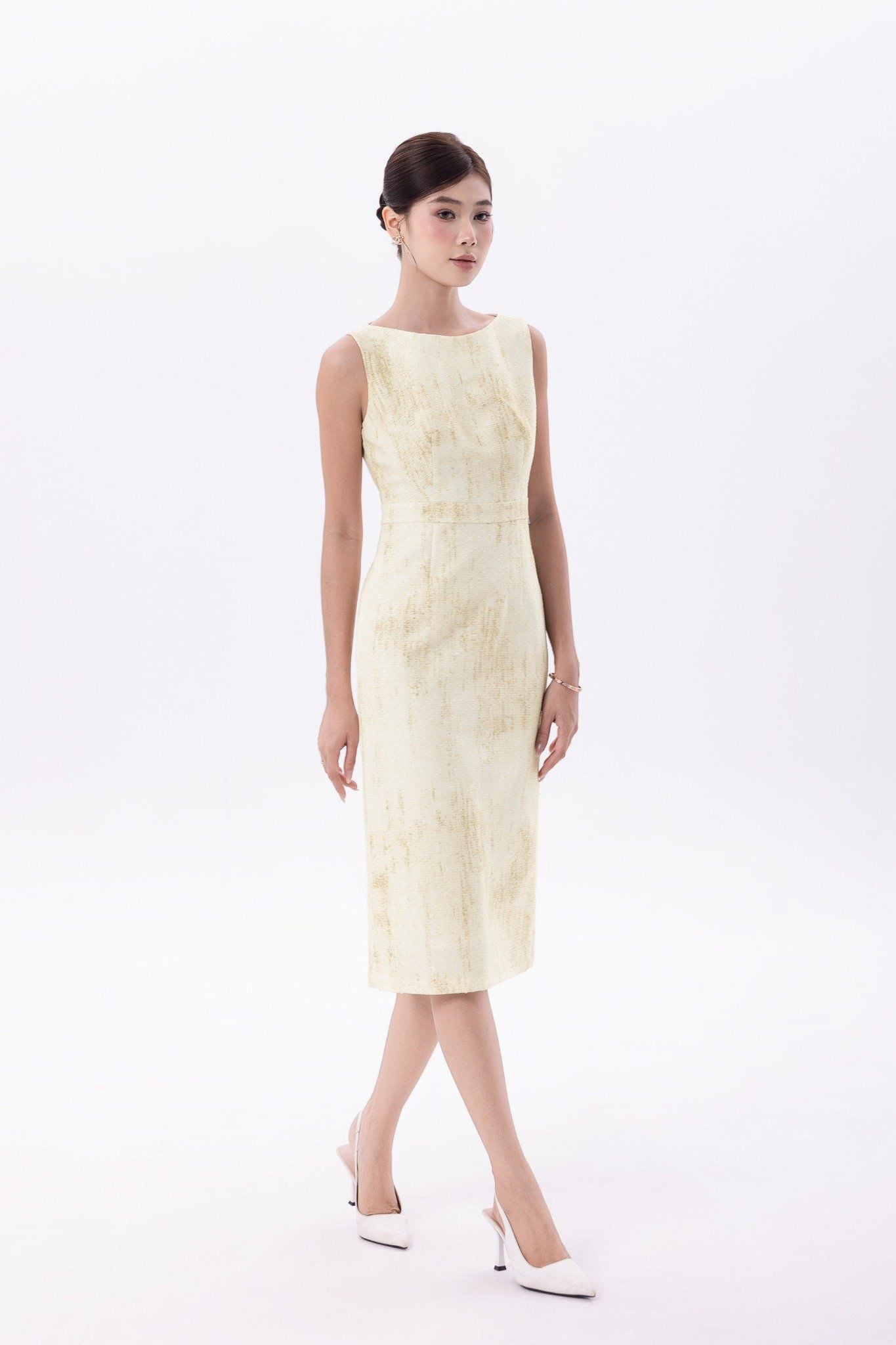 ĐẦM ÔM KHÔNG TAY D04572