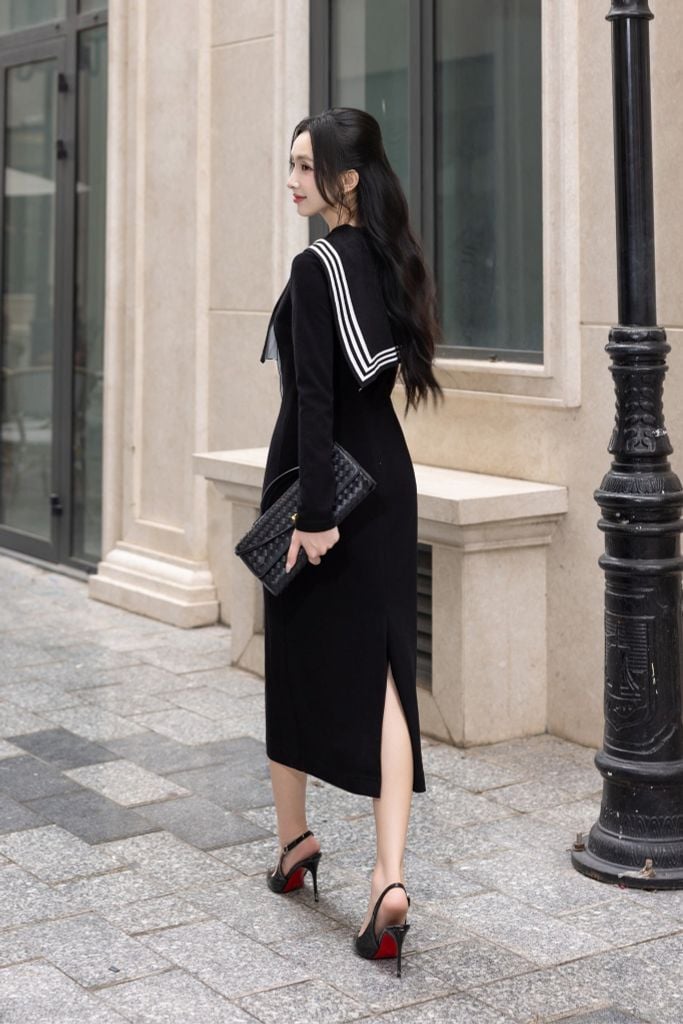  ĐẦM ÔM PHỐI KHĂN D06692 