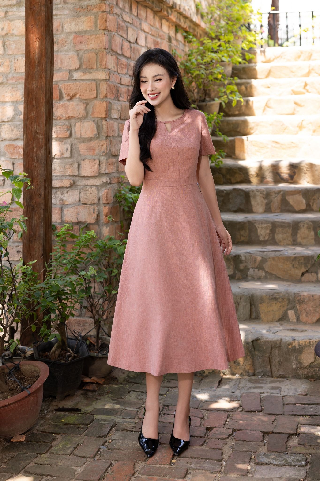 ĐẦM HỒNG CỔ XẺ D40402